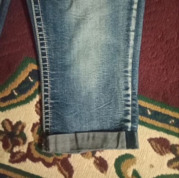 🤠Almost Famous Cropped Embroidered Jeans Size 15 - Picture 3 of 7